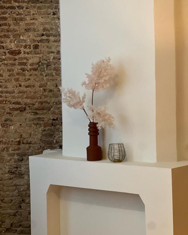 Loulou Home's Apartment *