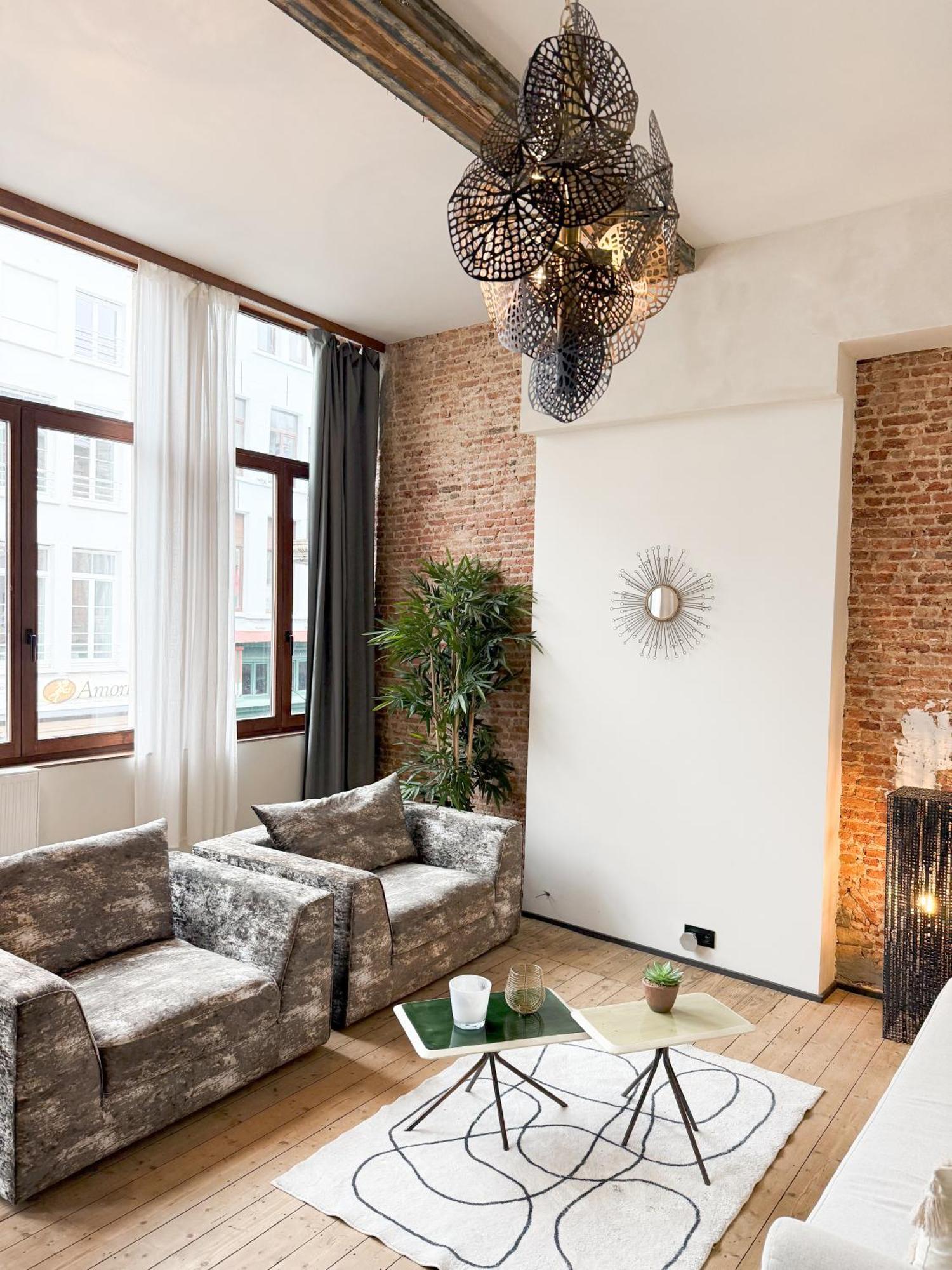 Loulou Home's Apartment *